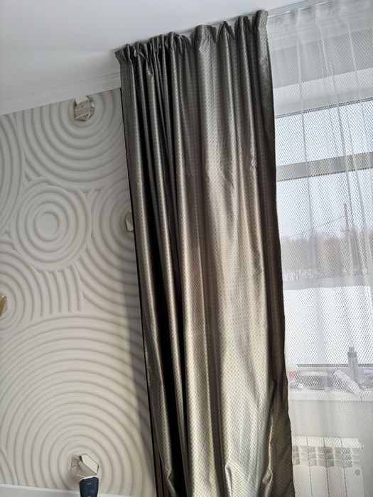 Продам шторы темно зеленый
