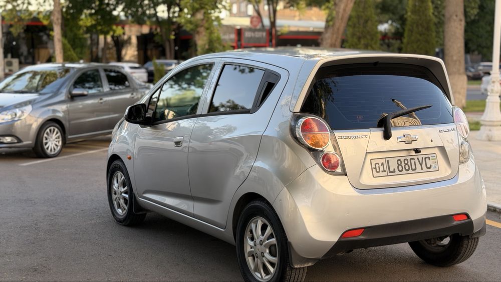 Spark sotiladi 2011 yil 179000 km Aftamat
