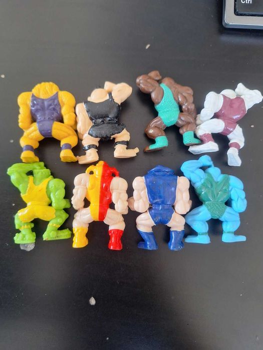 Фигурки Разбойници / Monster wrestlers in my pocket