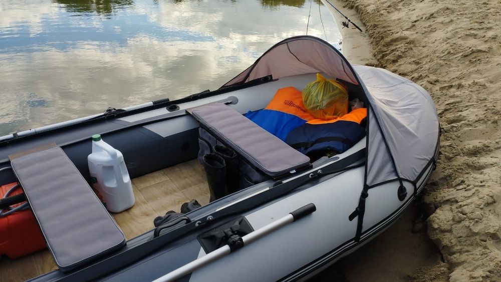 Продам лодку ПВХ с мотором