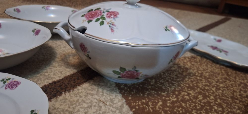 220 lei Set servirea mesei 6 persoane Curtea de Argeș