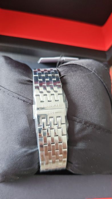 Часы tissot новые автозаряжающиеся