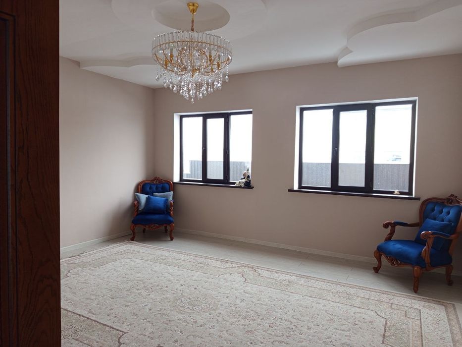Продаётся двухэтажный дом 220 м²