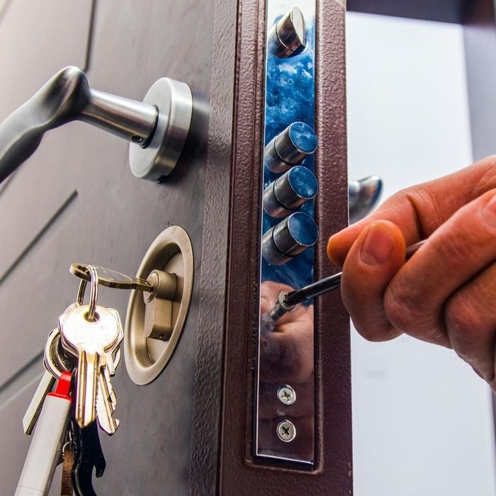 Круглосуточное вскрытие дверей!