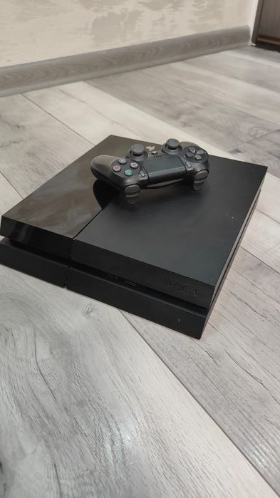 Playstation 4 ( Ps4 ) + controller