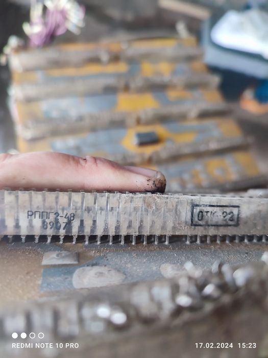 Имеется спрос на радиодетали советского производства .