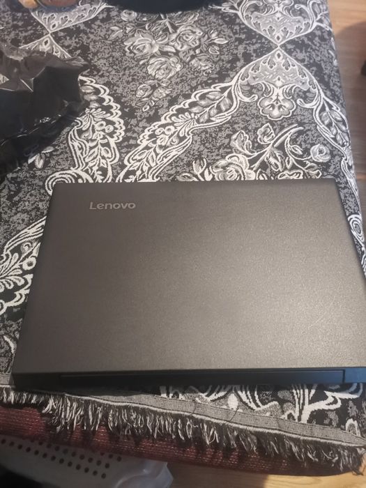 Лаптоп Lenovo v110