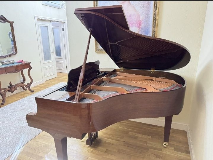 Продам рояль фирма Yamaha.