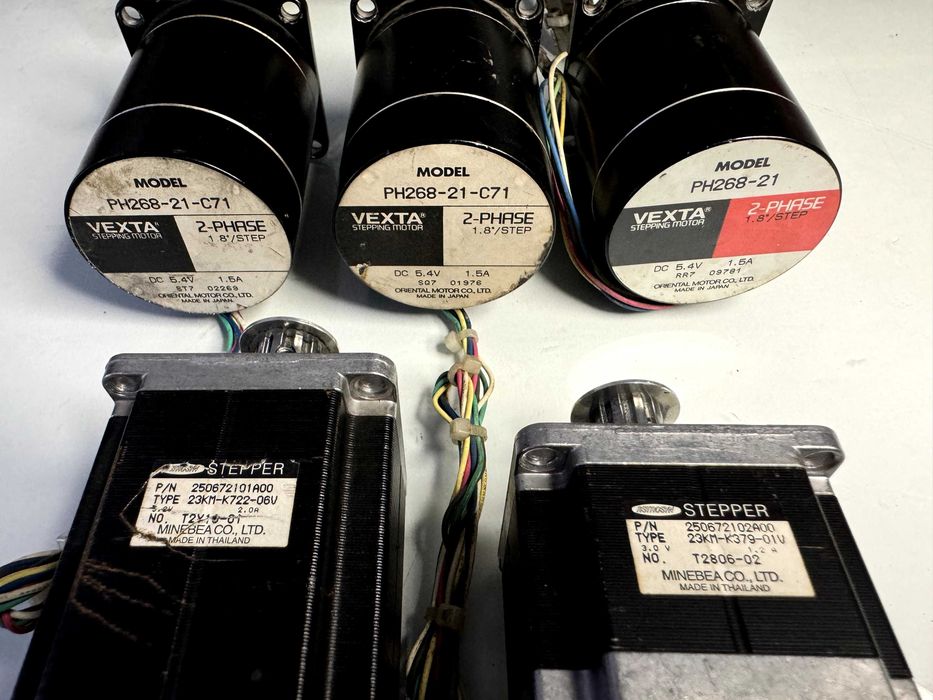motoare stepper 5,4 V si 3 V VEXTA
