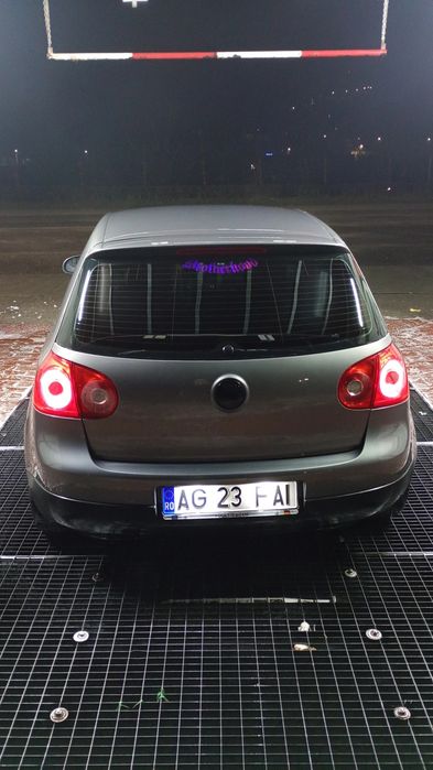 Vând golf 5 1.6 benzina
