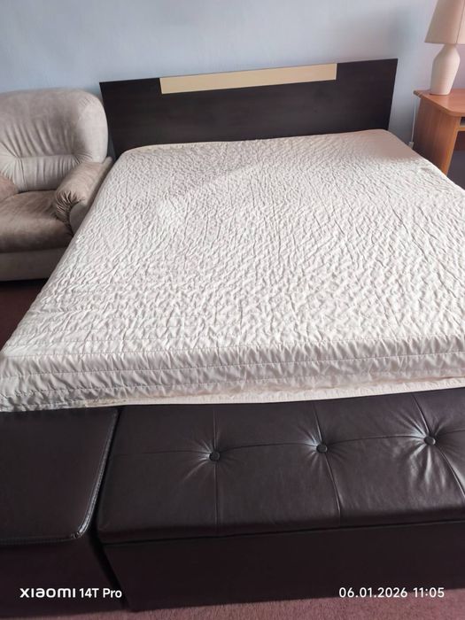 Спалня + ракла + табуретки