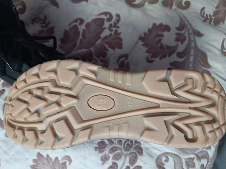 Рабочие Ботинки 42 размер (новые)