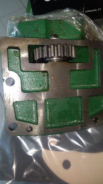 Приставки ЮМЗ/ДТ75/Т150 преходник на мястото на пусковия двигател.