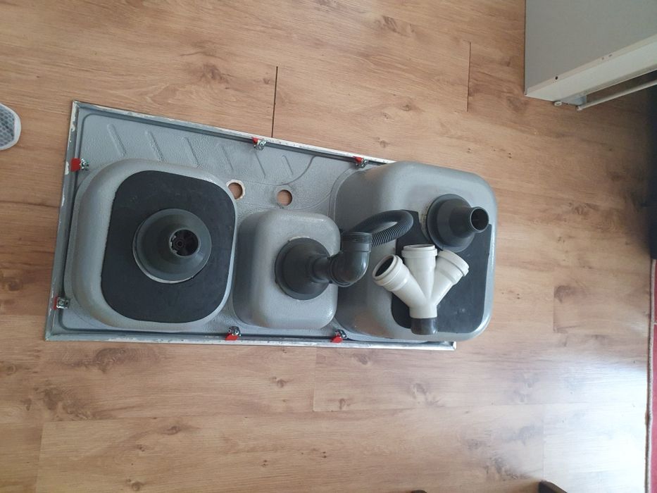 Продам тройную мойку для кухни