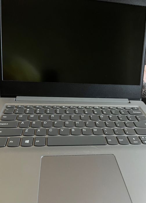 Vand Laptop lenovo incarcator +husă