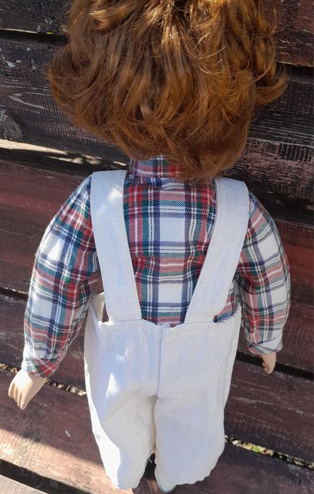 Порцеланова кукла момче