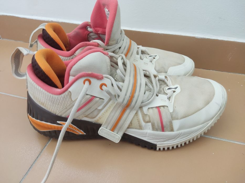 Баскетбольные кроссовки лининг lining