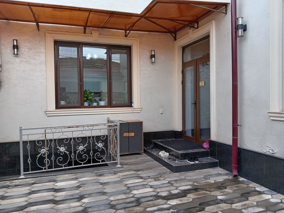 Срочно сдаётся нежилое двухэтажное помещение в сергелях вдоль дороги