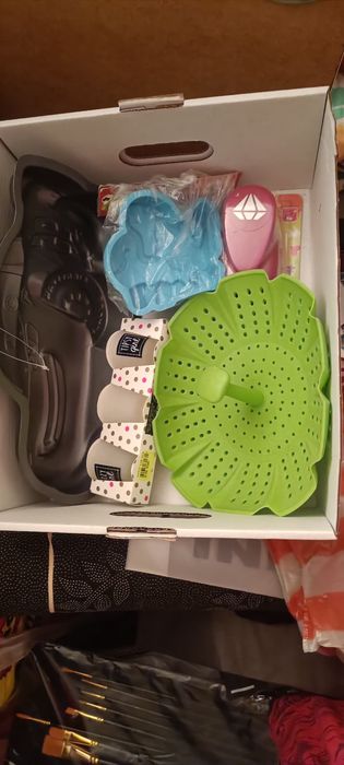 Лот от нови фенери и панерчета фигурки