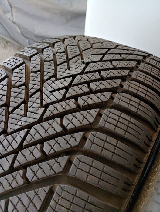Топ състояние 2бр.225/45/17 Pirelli WS2 dot3922