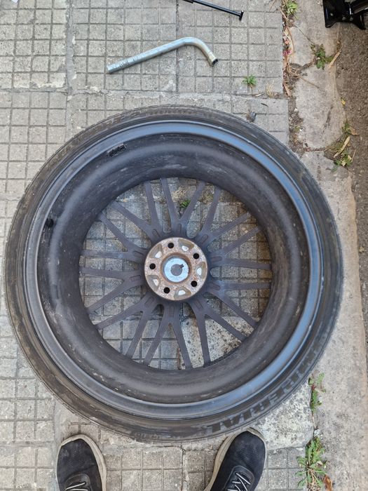 Продавам 4 броя джанти с гуми Alutec R20  5x112