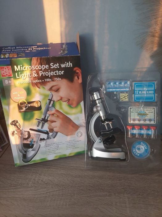 Детски микроскоп с осветление и проектор