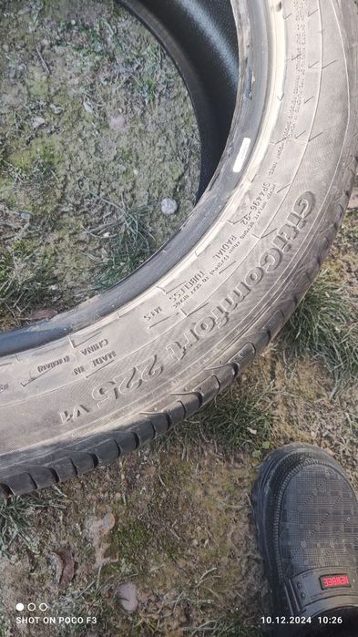 Продам шины 235/50/R19