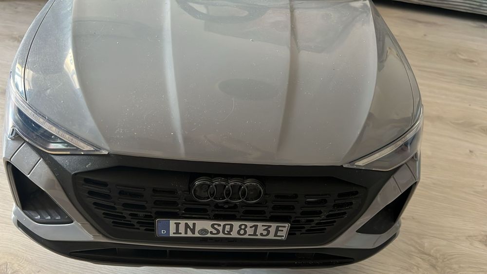 Masinuta electrica pentru copii Audi SQ8A