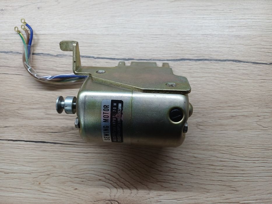 Motor masina de cusut casnica SINGER PRIVILEG  SANWA