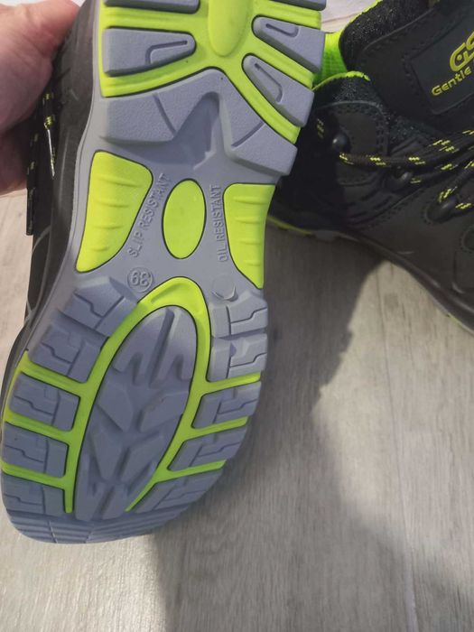 Incaltari, pantofi, bocanci protectie S3S bombeu compozit