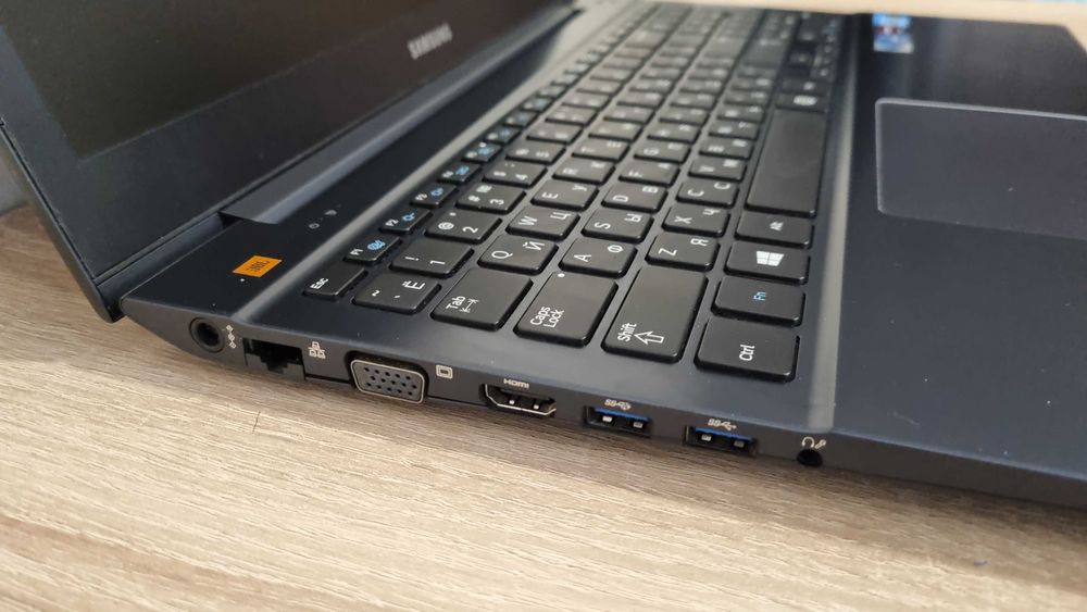 Лаптоп Samsung ATIV Book 8 NP-870Z5E-X01