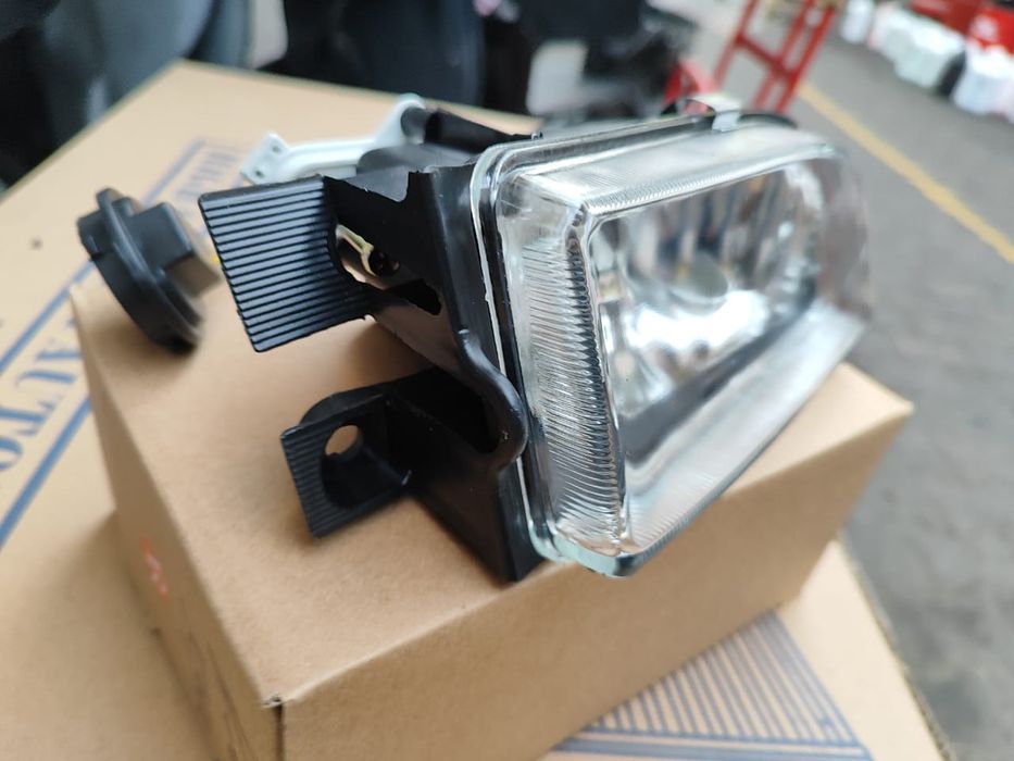 Туманки Карина Е хрусталь/ Toyota Carina E