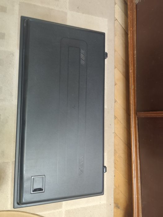 Vând acvariu de pesti