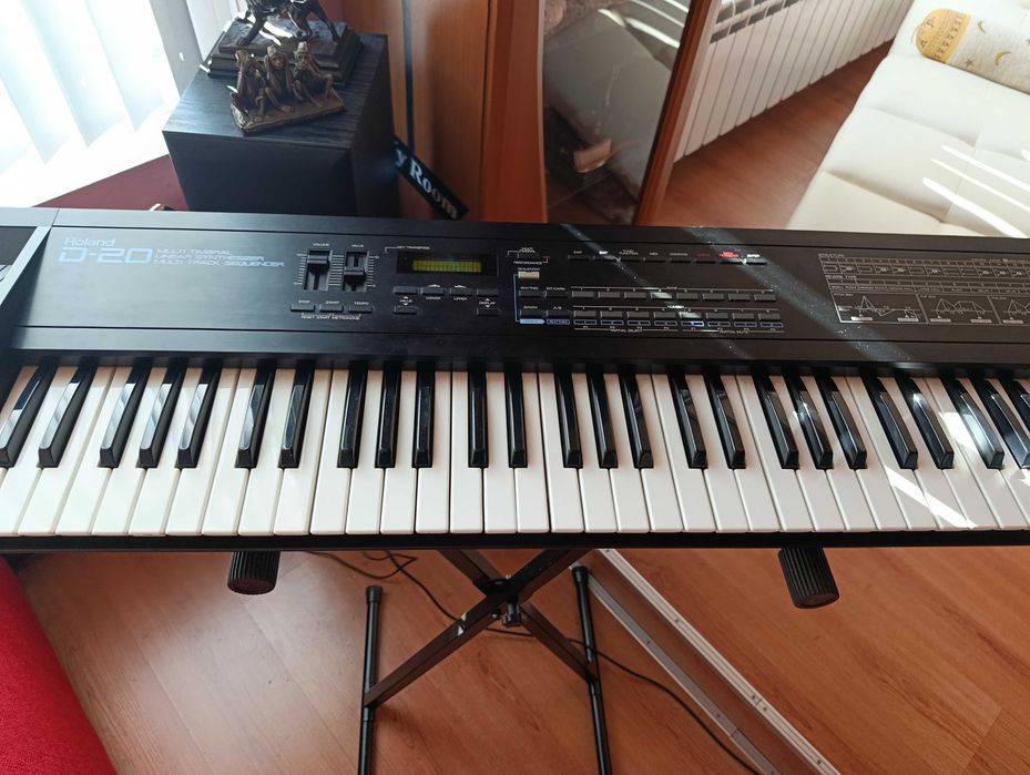 Roland D20 дигитален синтизатор
