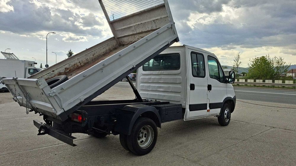Iveco  cabina dubla BASCULABIL -Cat B