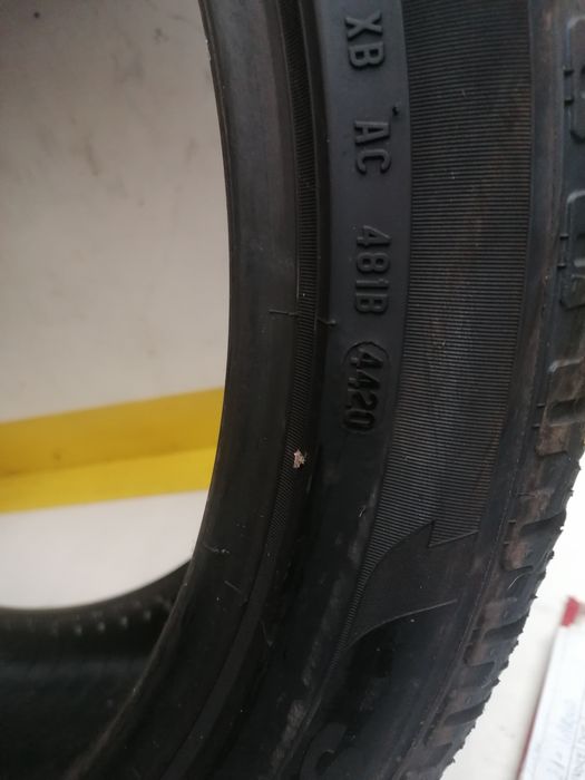 265/40/21  iarna  2*PIRELLI Ms 105v  dot 4420. 4,47mm