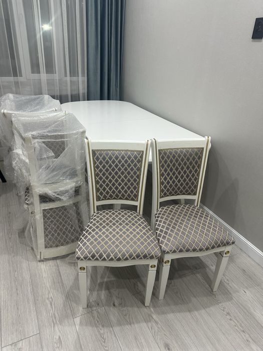 Продам стол и стулья