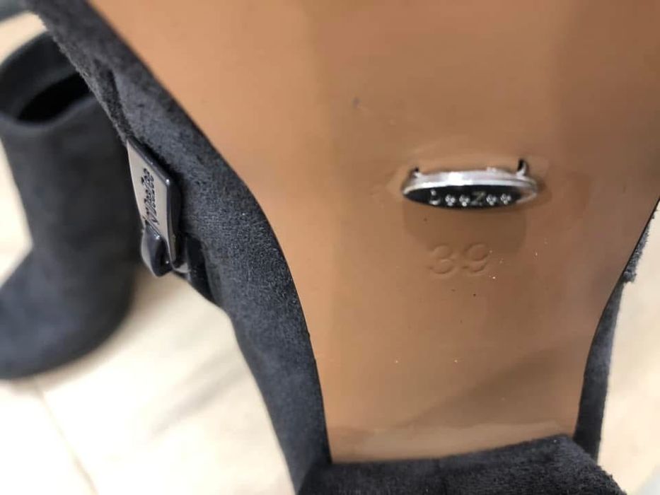 Сиви Боти на висок ток Deezee и обувки Gabina