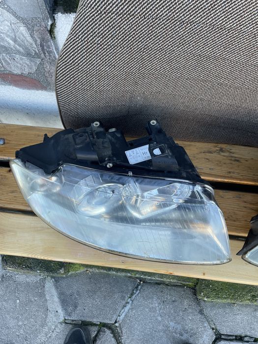 Фарове за ауди а4-б6 в добро състояние цената е за комплекта