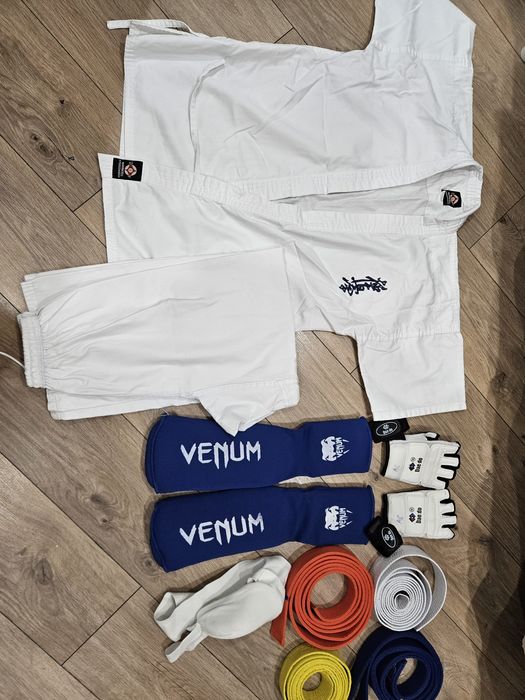 Кимоно, 2 комплекта формы для каратэ