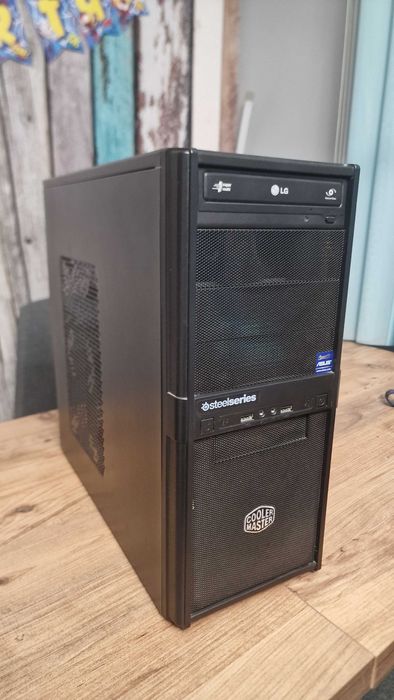 Настолен гейминг компютър с лицензиран Win 11