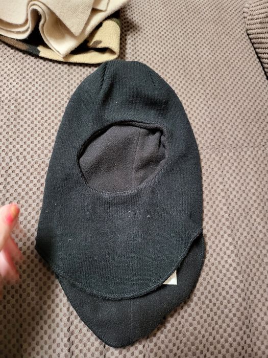 Шапки и шал за момче за общо  7 лв.