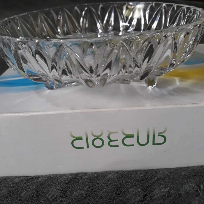 Фруктиера на столче  ,оловен кристал