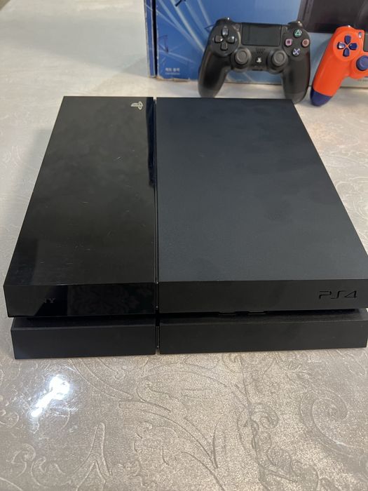 Продается PS4 Fat 500gb с 2 джойстиками