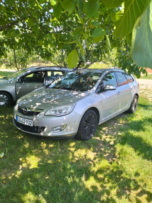 OPEL Astra 2012