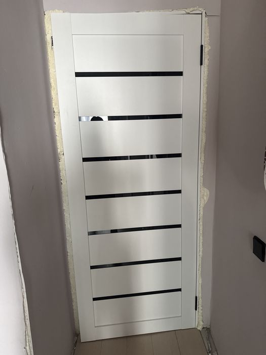 Продам дверь с коробом 30000 тыс