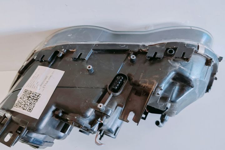 Far xenon  dreapta, fara droser  15621000RE BMW Seria 7 E65/E66 seria