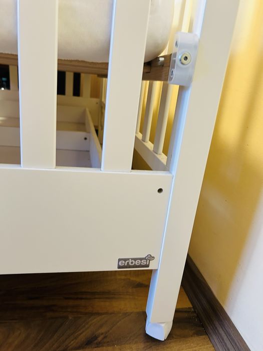 Vand patut bebelusi Erbesi cu roti, 2 nivele si laterala culisanta