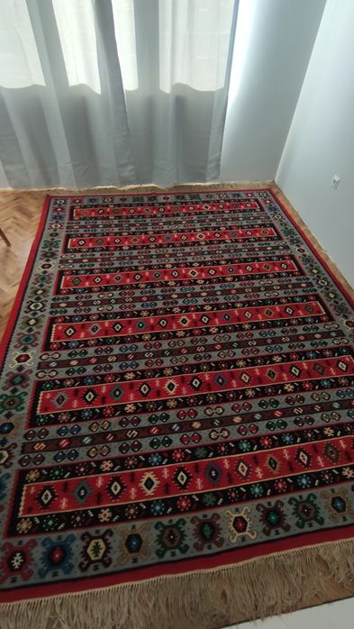Ръчно тъкан чипровски килим
