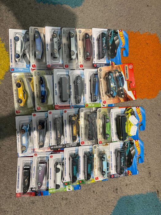 колекция колички HotWheels
